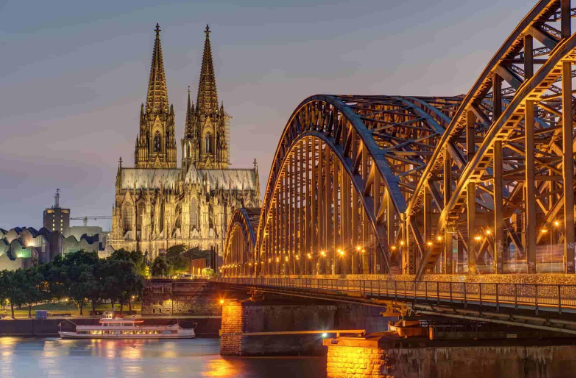 Mega Benelüx & Paris & Colmar & Köln Turu Pegasus Havayolları ile 7 Gece 8 Gün