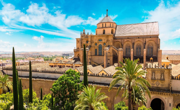 Mega İspanya & Endülüs Turu Pegasus Havayolları ile 7 Gece 8 Gün