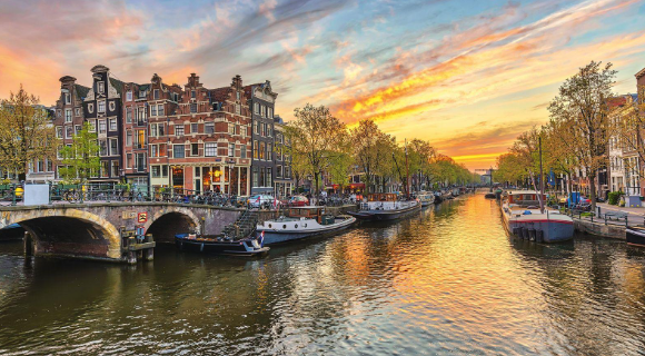 Elegant Benelux & Alsace & Paris Turu Ajet Havayolları ile 7 Gece 8 Gün