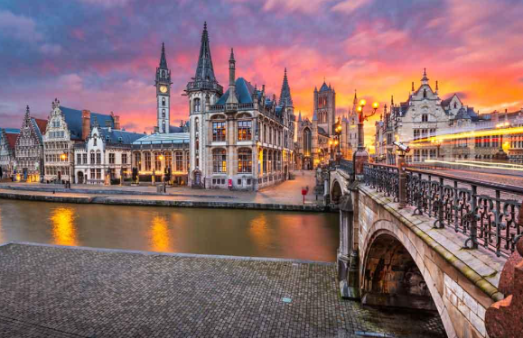 Mega Benelüx & Paris & Colmar & Köln Turu Pegasus Havayolları ile 7 Gece 8 Gün